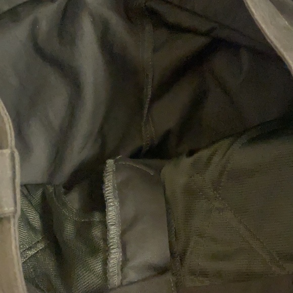 Moussy quality army green shorts with pockets - Picture 11 of 14